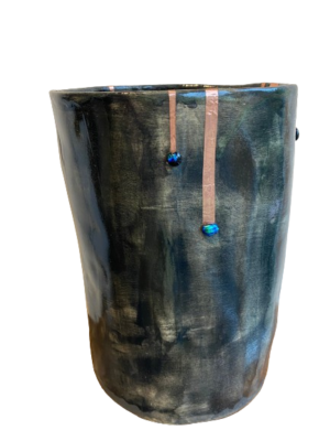 KAVS3. Keramik Vase med kobber og glas